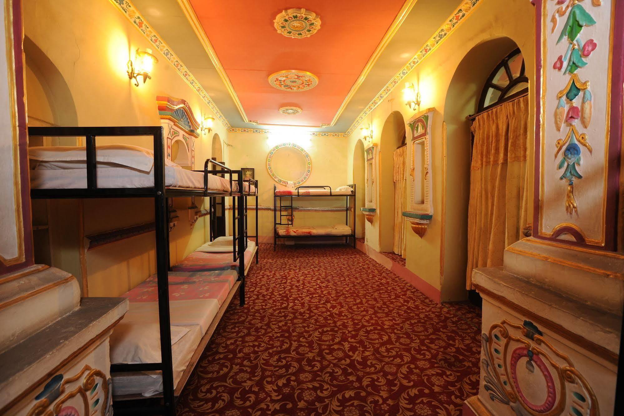 Hotel Himalaya Yoga 카트만두 외부 사진