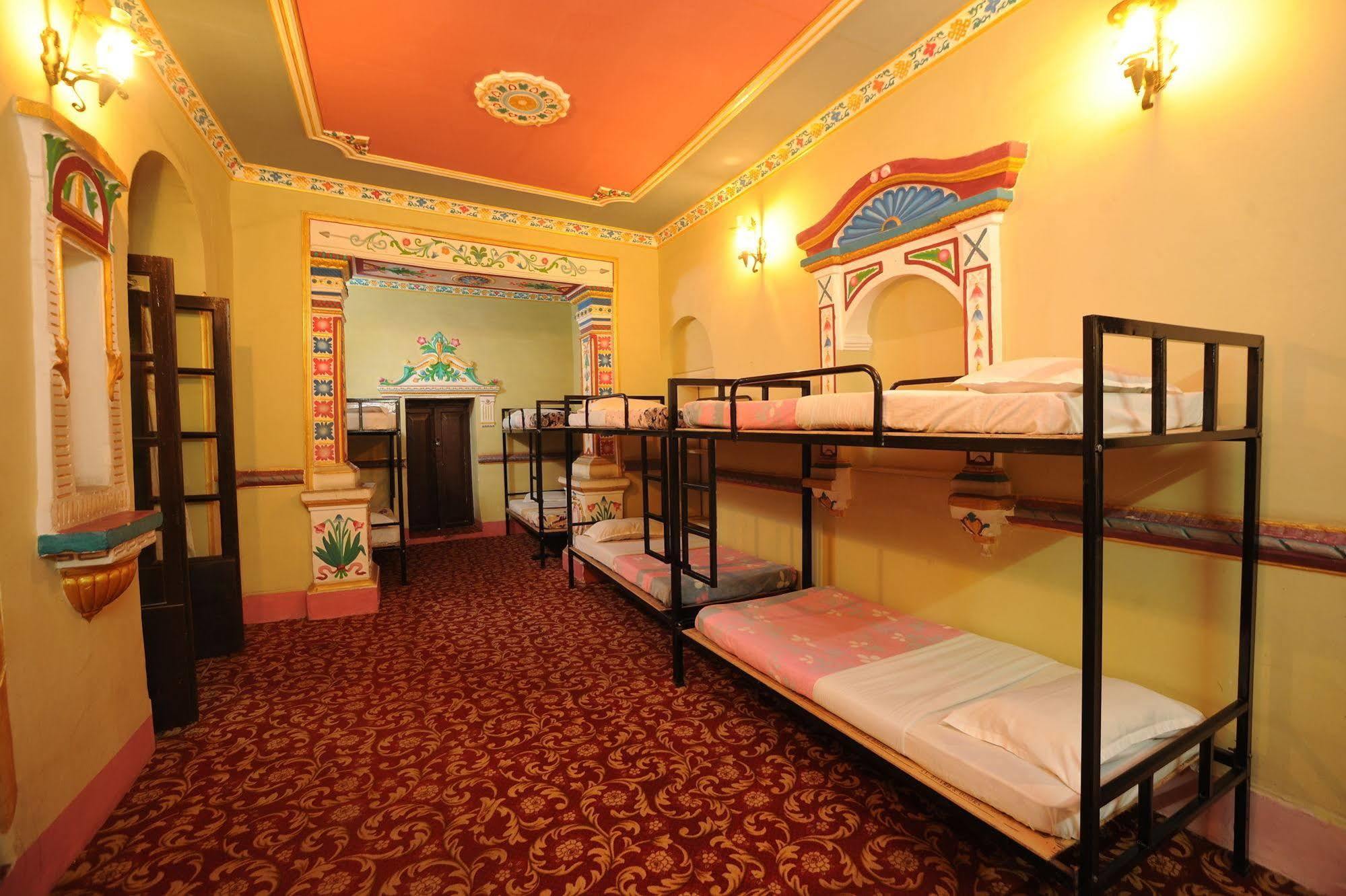 Hotel Himalaya Yoga 카트만두 외부 사진